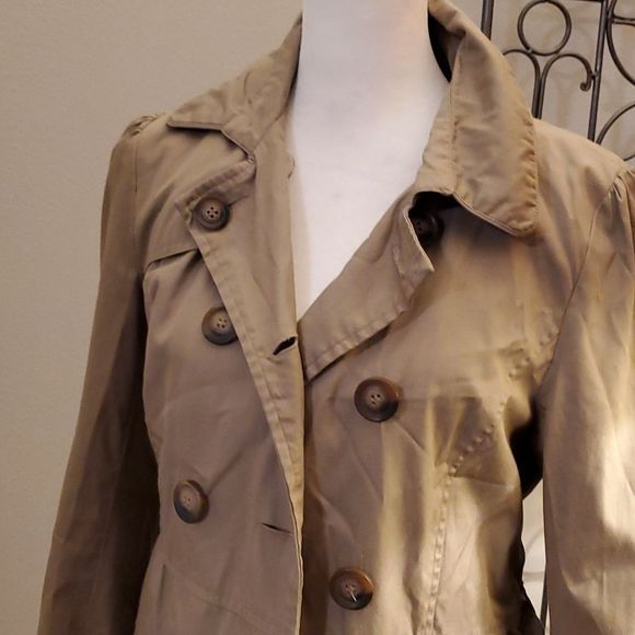 Avant Premier short tan trench coat, 38, belted - Picture 2 of 7